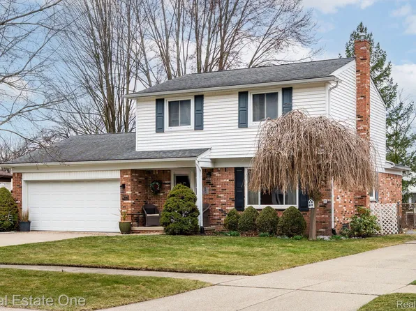 14743 Westpoint Dr, Sterling Heights, MI 48313