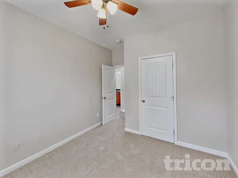 2403 King Malcolm Ln — Photo 10