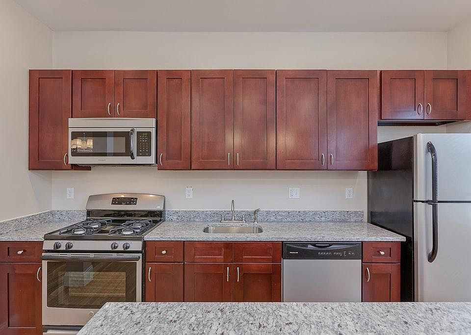 1st image of 358 Meridian St #2