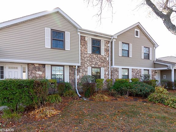 2nd image of 371 Greystone Ct APT A1