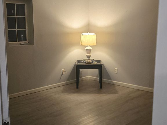 2nd image of 364 1/2 Blaine Ave #1/2