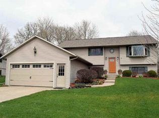 2356 Reinhardt Ct, Reedsburg, WI 53959