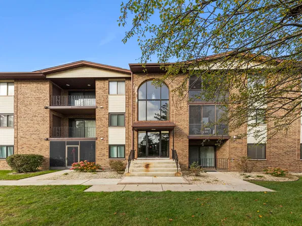 13434 W Circle Dr APT 102, Crestwood, IL 60445