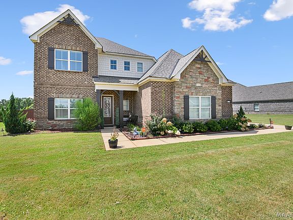 3rd image of 491 Midland Dr
