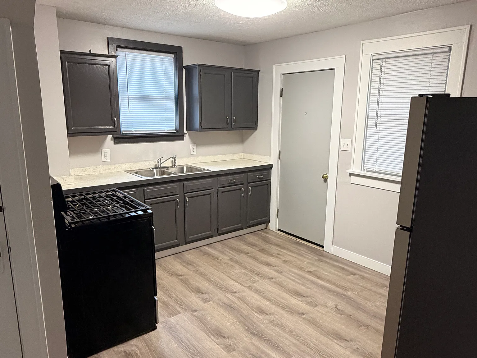 2 bed, 917 sqft, $1,300 — Photo 4