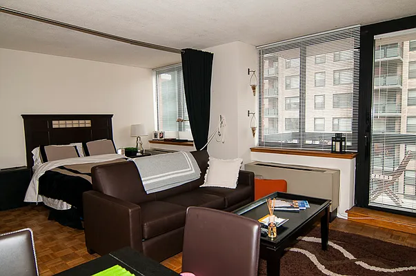 Rented by Sterling Holdings | media 2