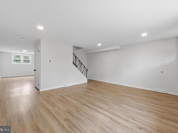 3rd image of 1412 Elson Rd