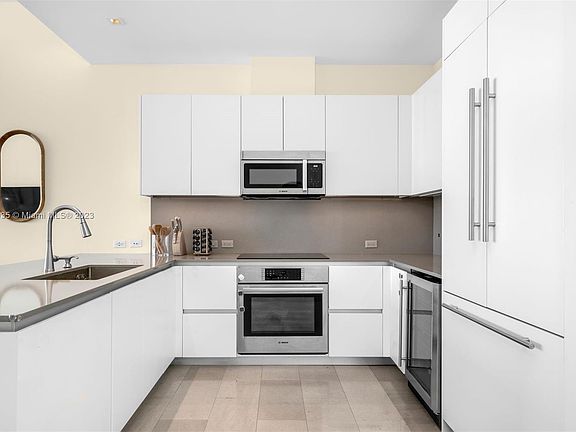 3rd image of 68 SE 6th St APT 4104