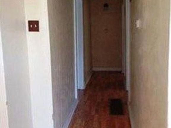 4th image of 107 N Monroe Ave