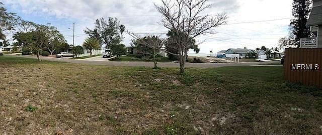 2nd image of Coquina Key Dr SE