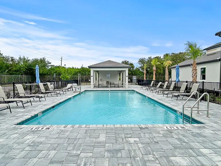 5552 Summit Pointe Cir #13 — Photo 35