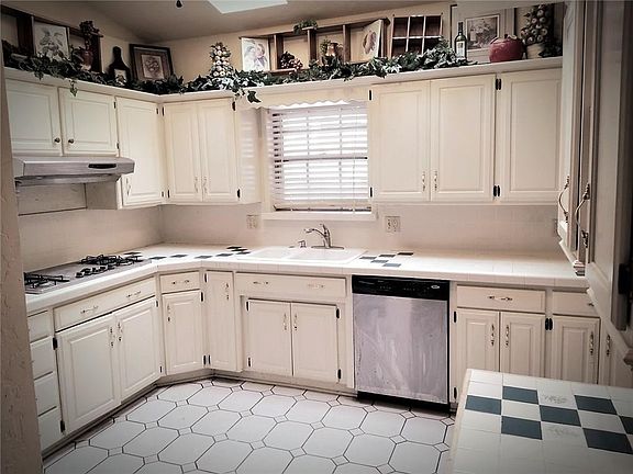 3rd image of 4216 NW 53rd St
