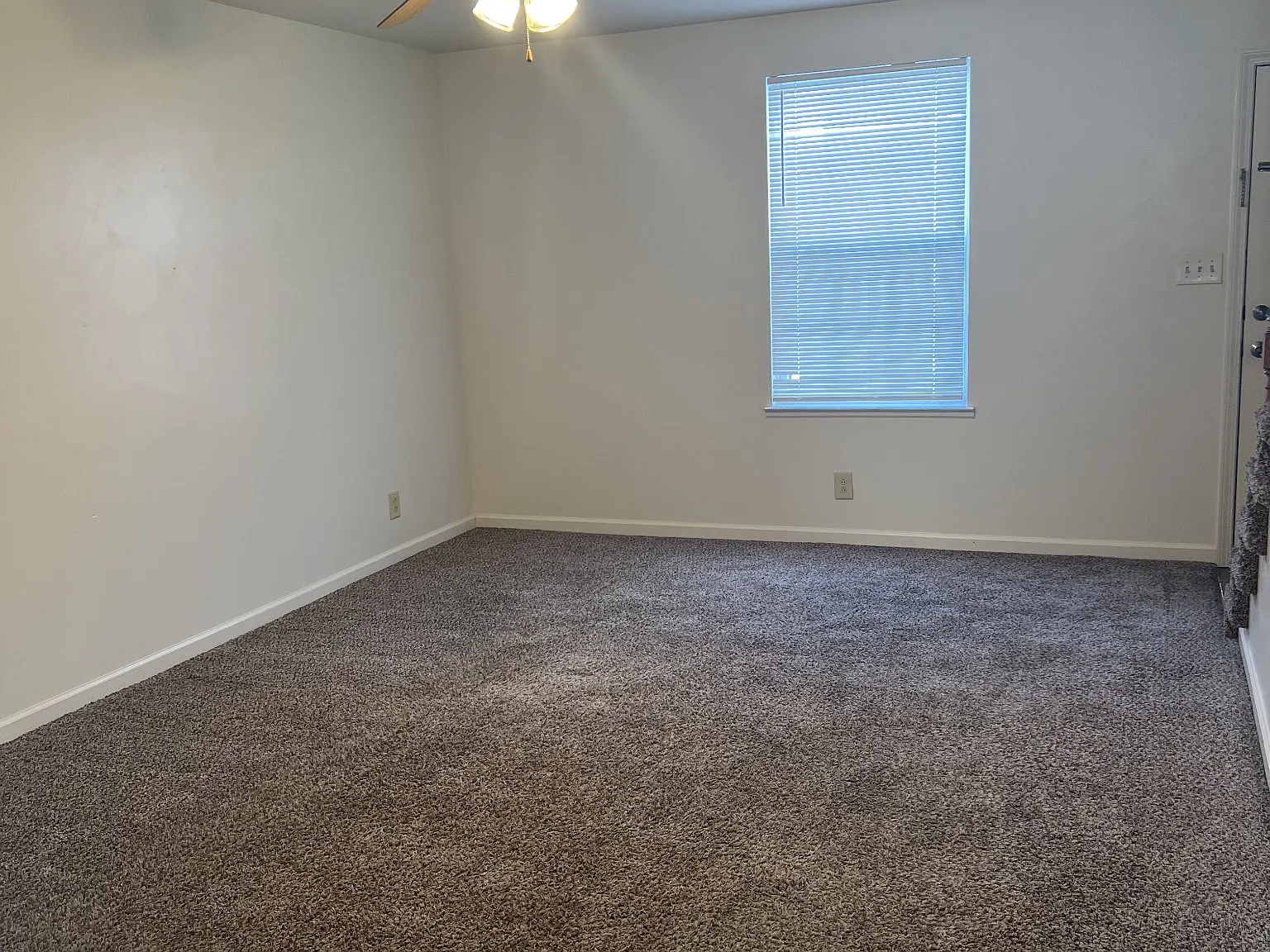 2 bed, 1.5 bath, 1000 sqft, $1,100 — Photo 4