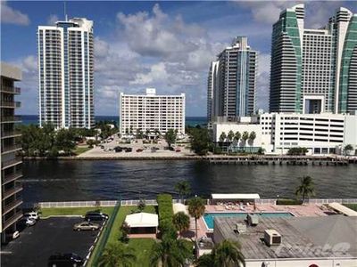 600 Parkview Dr APT 926, Hallandale Beach, FL, 33009