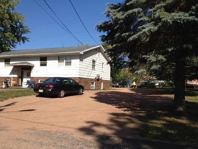2nd image of 582 Lincoln St