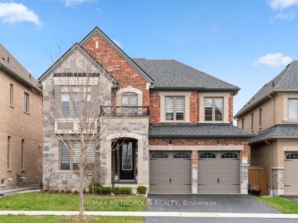 42 Blenheim Cir, Whitby, ON L1P 0E2