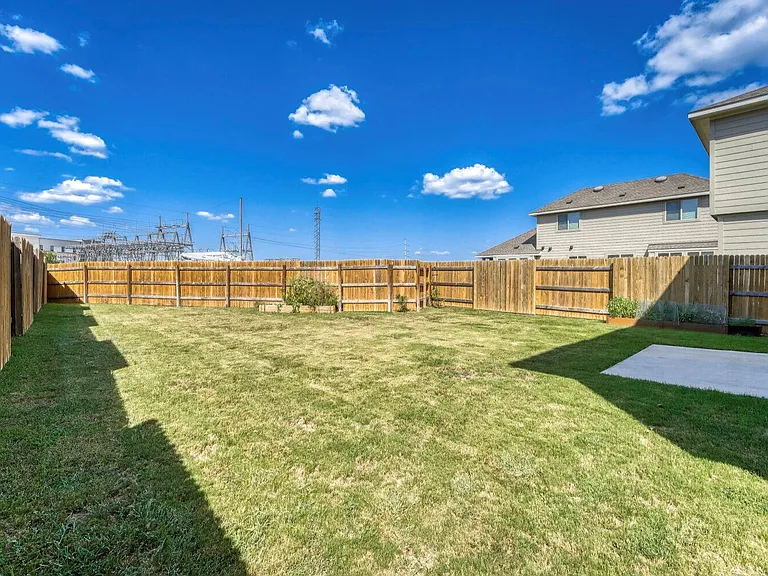 202 Driftwood Ln — Photo 18