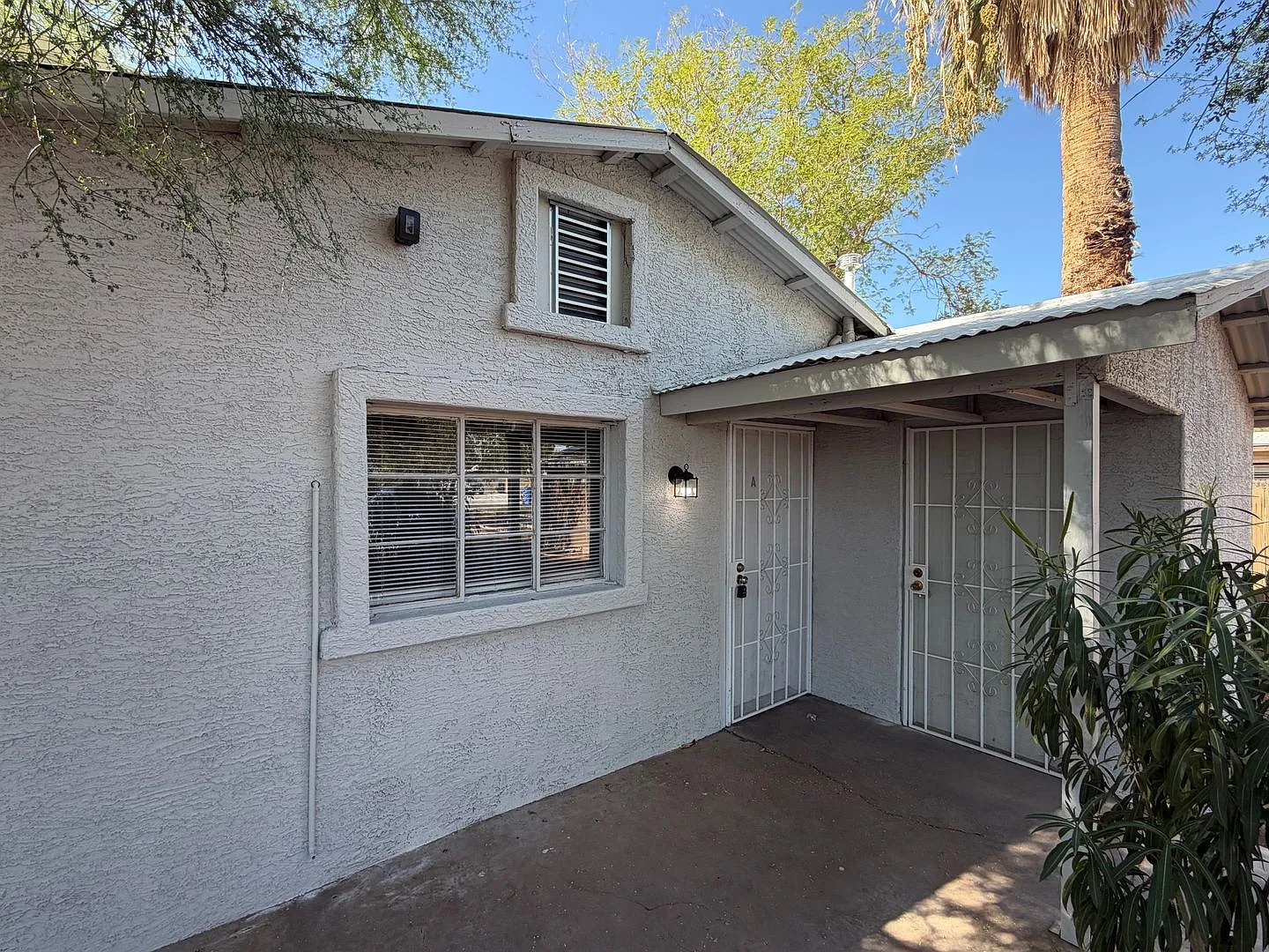 1907 E Sheridan St — Photo 3