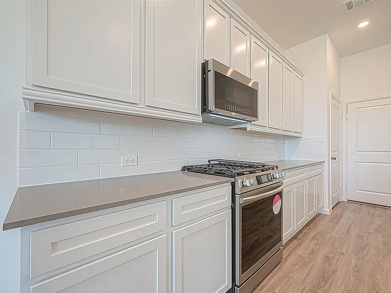 5554 Amber Brook Ln — Photo 11