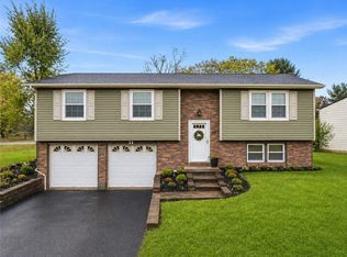 11 Clubhouse Dr, West Middlesex, PA 16159