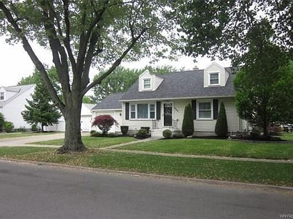 2nd image of 220 Blackstone Blvd