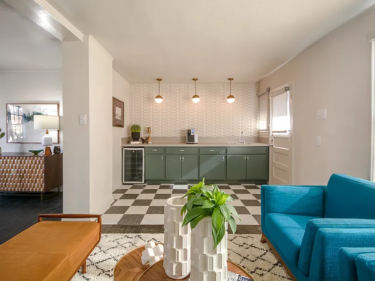 Urban Living in our Kessler Park Apartment Homes — Photo 29