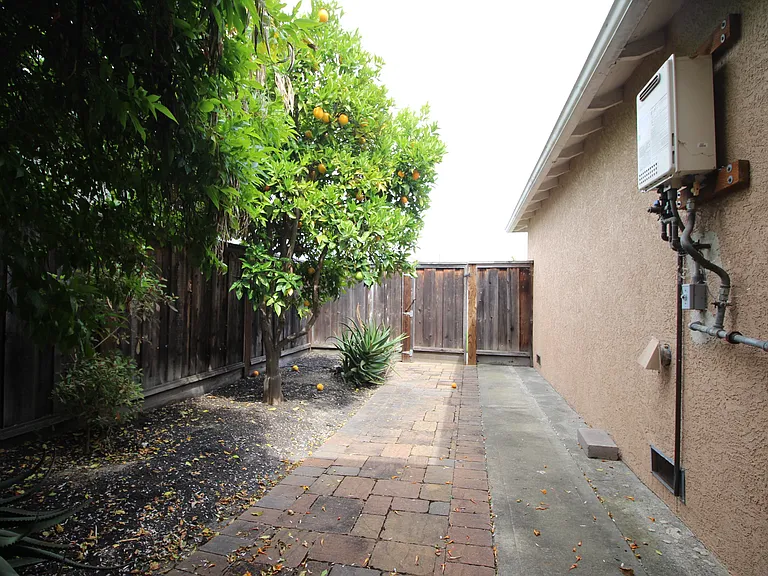 15539 Vassar Ave — Photo 28