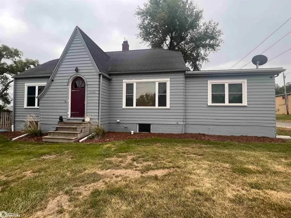 1408 W Burlington Ave, Fairfield, IA 52556