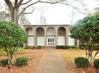415 Armour Dr, Jackson, MS 39211