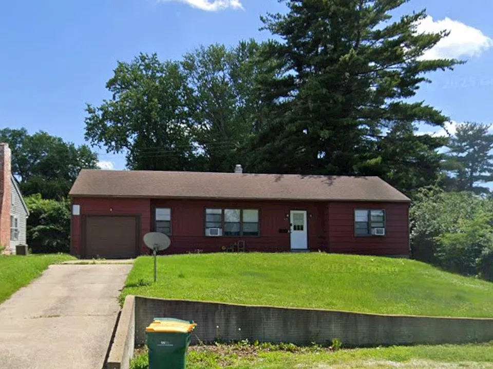 1303 Riverview Dr