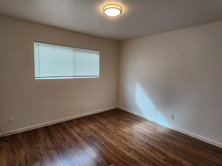 3809 Maybelle Avenue — Photo 10