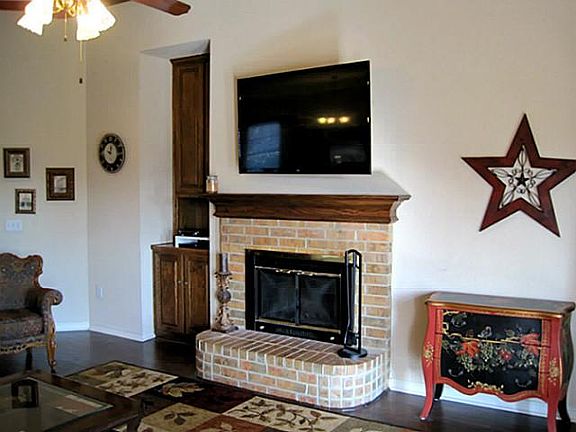 3rd image of 1612 W Alamosa Dr