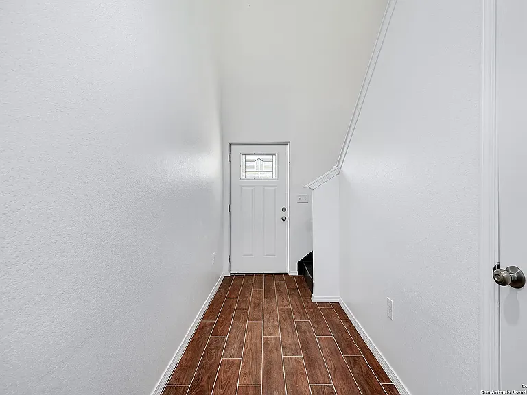 1210 S New Braunfels Ave #102 — Photo 1