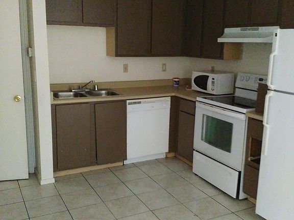 3rd image of 16040 N 27th St APT 201