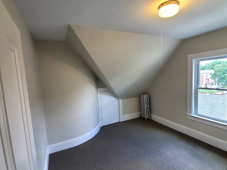Cozy bedroom w/ extra storage