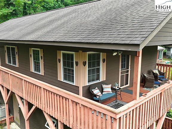2nd image of 447 Clubhouse Drive