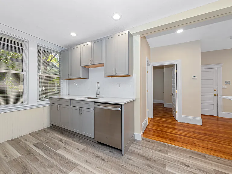 44 Brackett St #2D — Photo 8