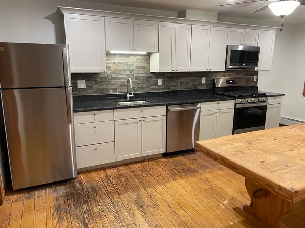 396 Pleasant St #A, Epping, NH 03042