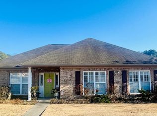 18 Grandwood Ln, Scottsboro, AL 35769