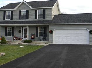 17 Camber Ct, Mechanicville, NY 12118