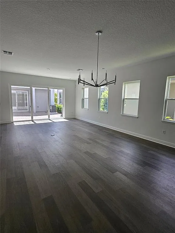 4 bed, 3.5 bath, 1900 sqft, $3,595 — Photo 4