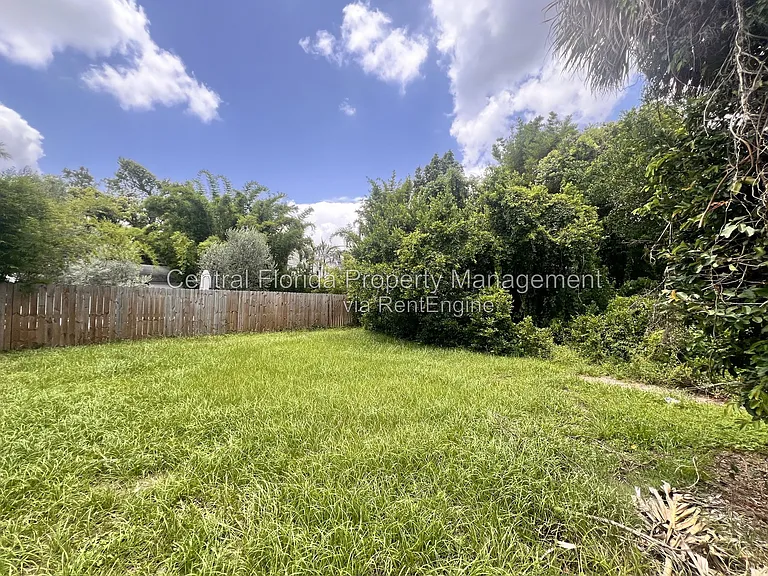 1261 Richmond Rd — Photo 16