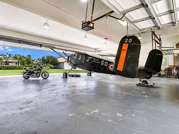 3rd image of 15555 Hawker Ln