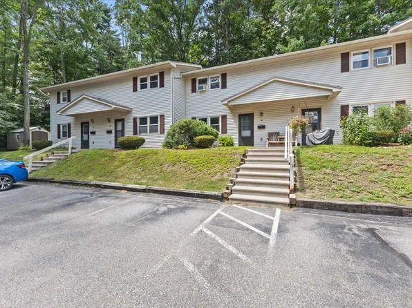 86 Pinecrest Drive #4D, Essex, VT 05452