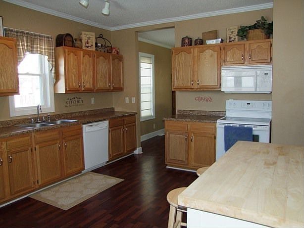 1st image of 306 Peterson St