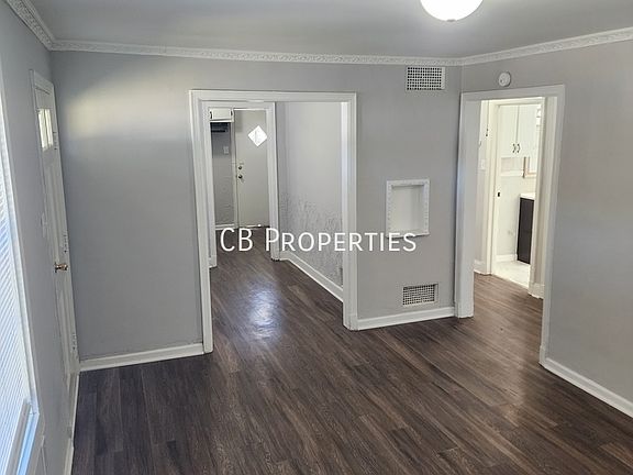 3rd image of 2631 Dunn Ave