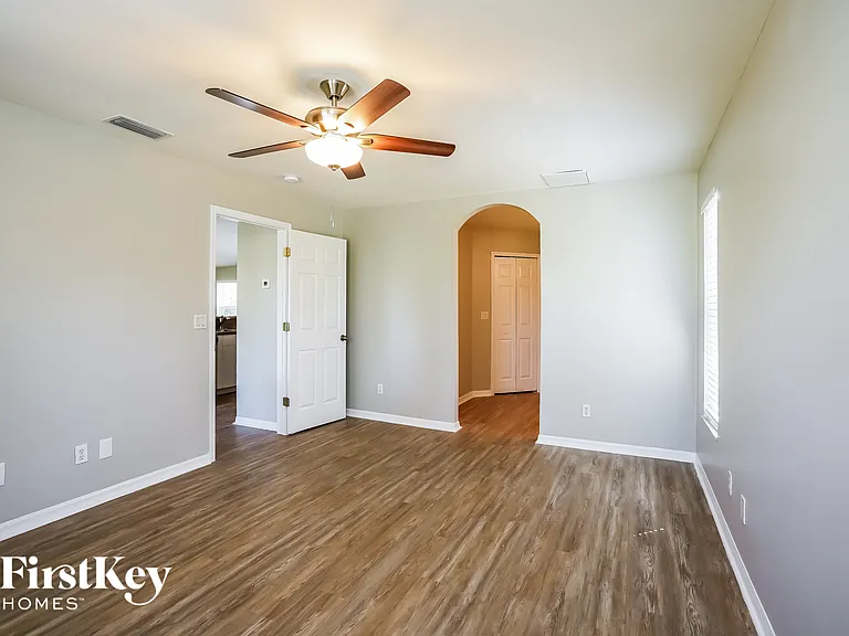2023 Grayson Ave — Photo 8
