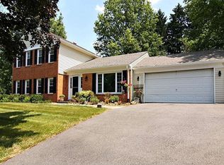 10732 Middleboro Dr, Damascus, MD 20872