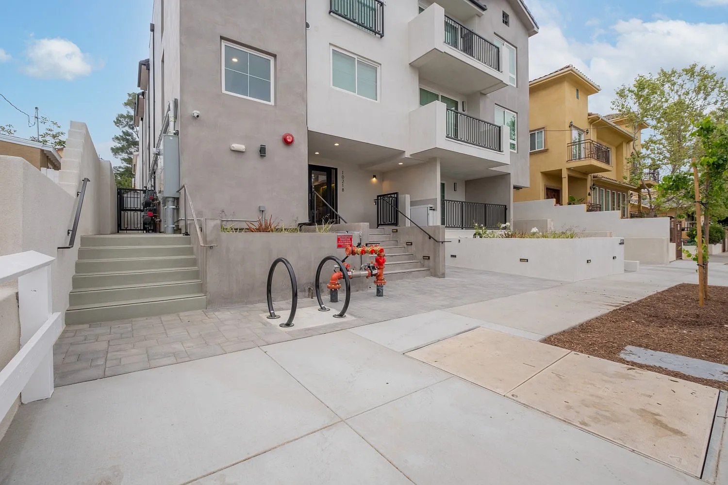 2 bed, 1215 sqft, $2,950 — Photo 3