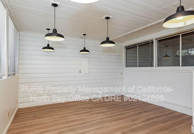 201 Meadowlark Ln #E1 — Photo 2